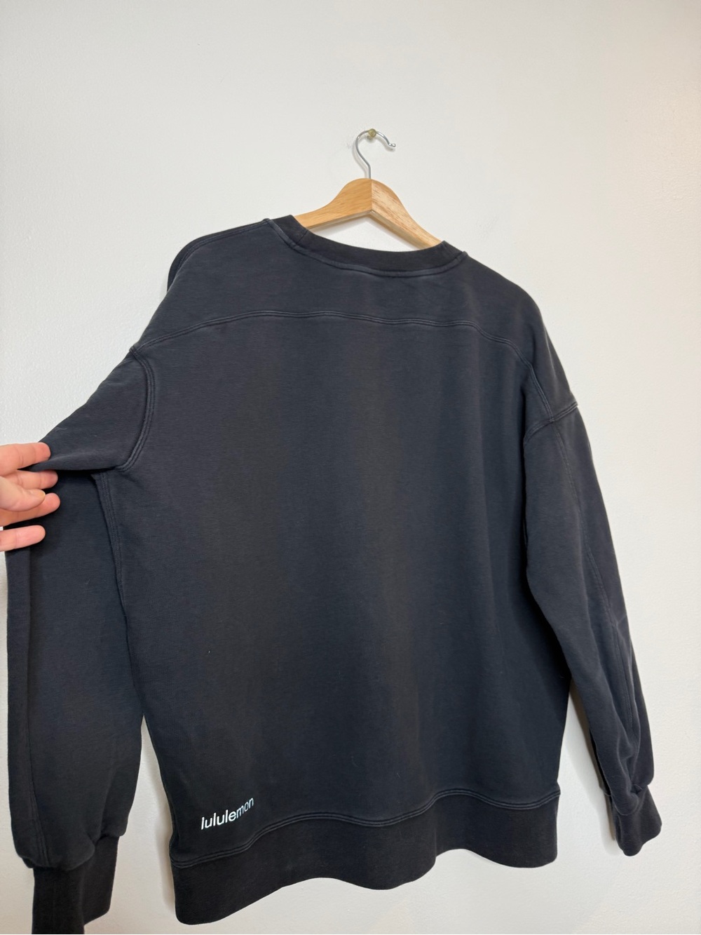 Lululemon Perfectly Oversized Crewneck in black - Picture 5 of 8